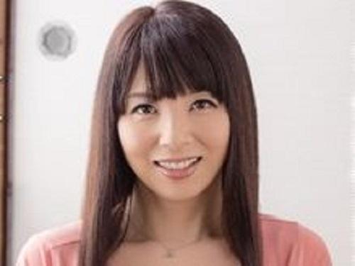 《人妻さん》美人ママに息子の友人が興奮発情!!! 美マダムが悪ガキどもに輪姦調教でハメ倒されるwww