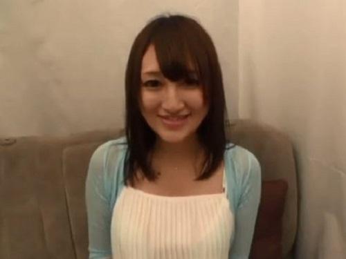 《素人ナンパ》美肌美乳のエロカワ少女!!! パンツ見せたら素股してツルッと生ハメされて快感エロ顔www