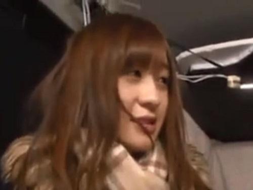 《人妻ナンパ》警戒感ありありの若妻にイタズラしながら脱がせちゃう!!! 亭主もしないような荒業でザーメン注入www
