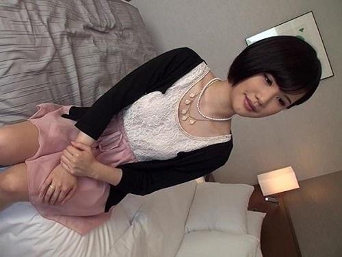 《人妻ナンパ》澄まし顔の奥様も始まっちゃえばエロ顔に!!! 中に出されてお潮流して笑顔でお帰りになりましたwww