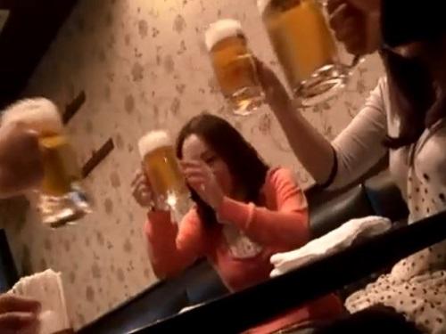 《人妻ナンパ》人妻さんたちと大盛り上がり!!! いい具合に酔わせたらホテルに連れ込みいただきましたwww