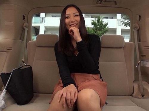 《人妻ナンパ》デカパイむちむちボティの奥さんはエッチ話にノリノリ!!! 即ホテル移動で激ピストンに大悦びwww