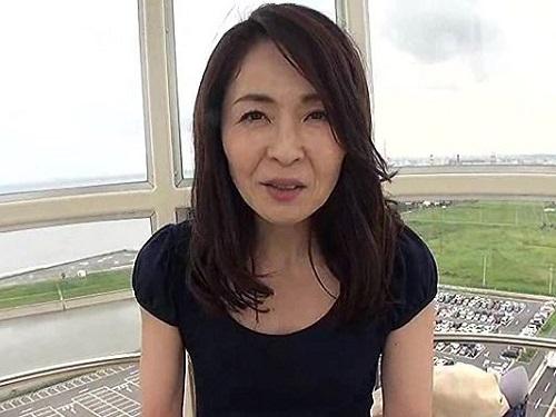 《熟女 おばさん》デートに誘われ照れまくりのおばさま!!! 滅多にない機会に美魔女はオマ○コぐっちょぐちょwww