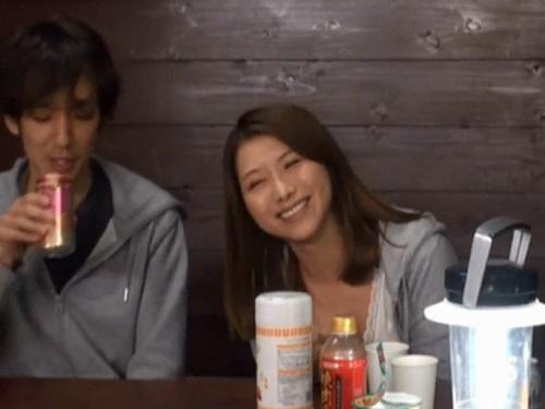 《人妻さん》亭主も子供もいないキャンプ場に若いチンポ❤ そりゃ人妻は誘われるままにオマ○コ開いてヤリまくりますwww