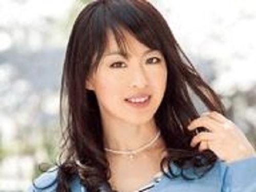 《人妻さん》社長秘書で普段は真面目!? 亭主と愛人の２本じゃ満たされない欲望全開の激イキ大乱れwww