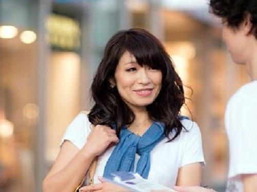 《人妻ナンパ》諦めたわけじゃないけどカラダはご無沙汰!!! 若い男に誘われれば断れずに抱かれるwww