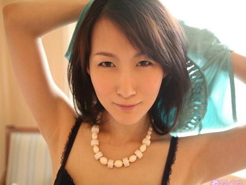 《人妻さん》清楚で端正なお顔の美人マダム!!! スリムボディにデカチンねじ込まれて未体験の快感にエロ顔全開www