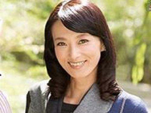 《熟女 おばさん》不倫は過去も経験アリのヤリマン妻!!! 久々のスリルと刺激に中古オマ○コがグショ濡れオマ○コにwww