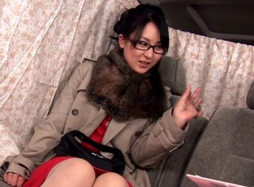 《人妻ナンパ》他人棒にハメ倒されて大悦びのメガネ美人!!! メガネはド淫乱を隠すためでしたwww