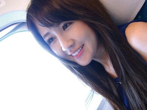 《人妻さん》他人棒に悶える美人妻!!! 夫婦生活で欲求不満を溜めた嫁がこらえ切れずに浮気旅行www