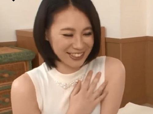 《人妻さん》奥手だった遅咲きドすけべ美人妻!!! チンポの味を知ったら不倫すら飽きてプロのサオ師相手に初ハメwww