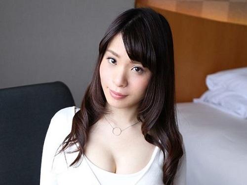 《人妻さん》プロの男優にハメられ願望の美人妻!!! ヨガで鍛えた抜群プロポーションでイキ潮流す濃厚セックスwww