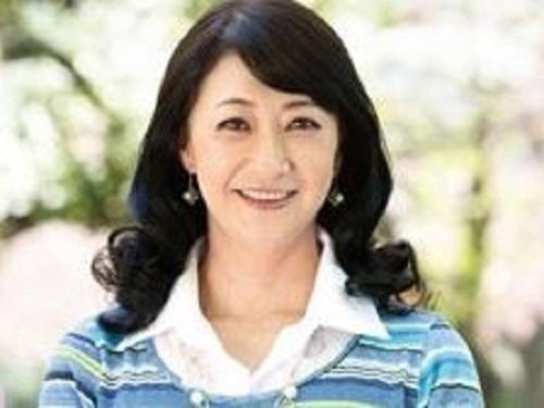 《五十路》性に前向きで愛人もいるドエロ妻!!! 若いチンポへの欲望満たすAV出演www