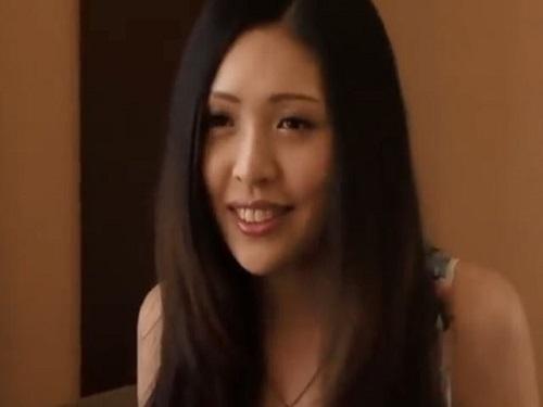 《人妻さん》亭主がヨソの女に手を出して…!!! 空いた隙間を他人棒で埋める美人マダムwww