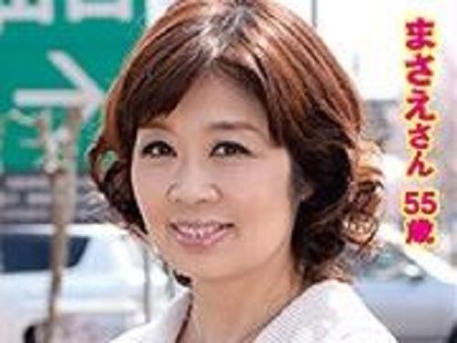 《五十路》無毛オマ○コはいつでもOK!!! 舐め回されてトロトロの熟マンwww