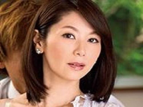 《熟女 おばさん》大後悔のオトコ!!! 再婚した若い嫁より前の女房の熟れたオマ○コがイイ!!! 久しぶりにハメまくりwww