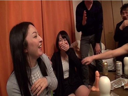 《人妻ナンパ》包茎チンポに大悦び!!! ご無沙汰妻は皮被りチンポで変態妻へ豹変www
