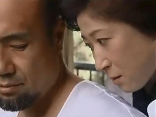 《ヘンリー塚本》手足の不自由な女を抱く男!!! その様子を見てしまった家政婦が…www