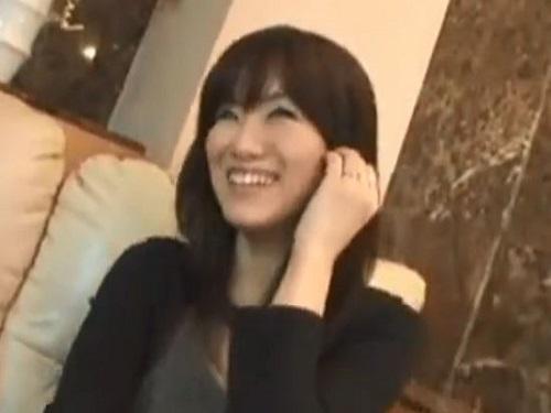 《人妻ナンパ》買い物に来てる普通の奥さんナンパ!!! ホテルの非日常空間で他人棒ハメられ大乱れwww