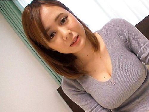 《人妻ナンパ》かわいくてホレボレするよなオッパイ主婦を捕獲!!! ガッツリ突っ込み中に発射しちゃいましたwww