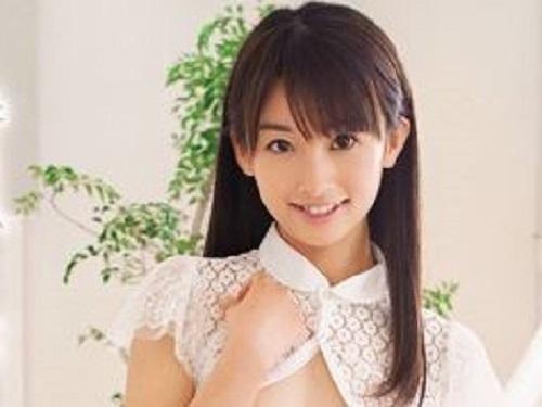 着エロアイドルも本気になればアナルむき出し!!! オマ○コかき回されてイキ潮グショ濡れwww