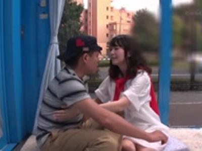 【おっぱい&エロ動画】「童貞じゃないでしょ…」童貞の振りした男優がアイドルみたいな激カワ美女に寝バック！無料で見れちゃう18禁動画