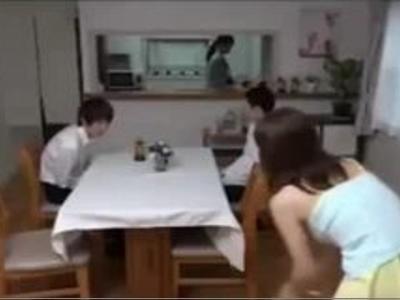 【チェリー&ボイン】友人の部屋に遊びに行ったらエッチな美女たちが魅了してきた！最高すぎる女性たち！迷ったらこの動画