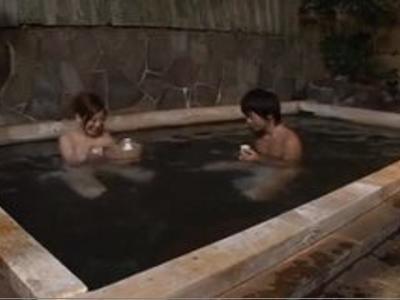 【おっぱい&エロ動画】奇麗な婦人達と一緒にお風呂！最近ご無沙汰な婦人を寝取ってお風呂でそのままズボズボ性行為！ギンギン確実