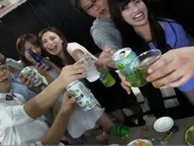 【巨乳&ドキュメンタリー】激カワなナースたちと宅飲み乱交！エロすぎるお姉さんたち！最高のエロ動画