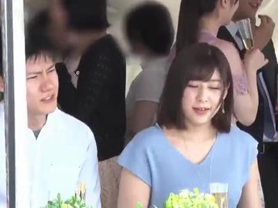 【外見える!?&素人】「もっとっっ♡」友達に見られながら巨乳女性が乱れまくる！勃起しちゃうよ