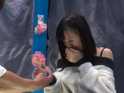 【外見える!?&企画】可愛いな美女が固定バイブで感じまくって我慢できずに性行為までしちゃった！発射どころ豊富なR18動画