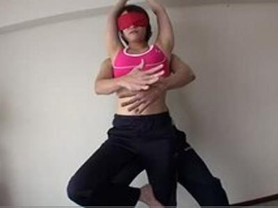 清楚なスレンダー美少女を寝バックで激ピストン！アヘ顔で感じまくり！お気にの動画