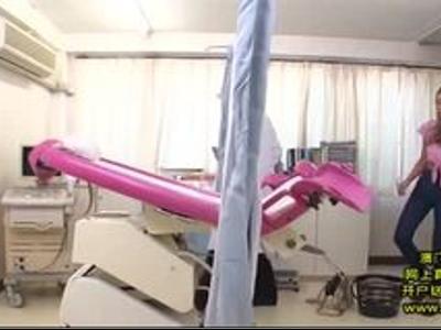 【巨乳&淫語】子宮の検査に来たギャルに変態な医者がイタズラ！チンポを挿入してピストンしちゃった！こんなAVを待ってた