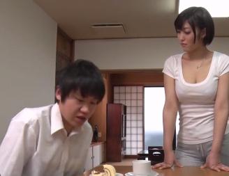 義母のおっぱいに理性ぶっ飛び寝取ってしまう息子
