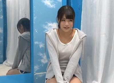騙されちんぽしゃぶらされハメ撮りセックスまでされちゃう素人娘