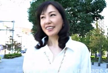 旦那に魅力を感じなくなりセックスレスになった五十路熟女さん 本当は逞しいオスに激しく抱かれたい！寝取られ願望強し奥様