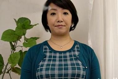 五十路ぽっちゃり熟女がマンネリ交尾にウンザリしてAVデビュー決意！ケツ毛ボウボウが生々しいBBAのセックスがいい！