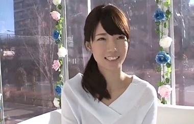 <人妻ナンパ＞清楚で可愛い人妻に欲望ぶつけ放題！マンコいじられ潮吹きスプラッシュ！肉棒ねじ込まれ悶絶アクメ！