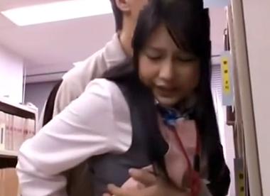 ”オイ！真面目な顔して彼氏とヤッてんだろ！ｸﾞﾍﾍ” 清楚な図書館の女性司書を声我慢させて犯す！顔射ぶっかけ陵辱