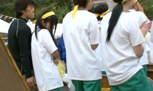 体育祭に忍び込んだレイプ魔がロリ美少女をレイプ強姦しまくる！看板の裏・トイレなど人目の死角に連れ込み犯してぶっかけ