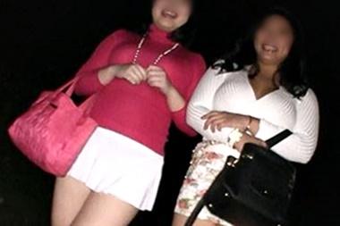 「ﾌﾞﾋﾌﾞﾋ！ ご主人さまぁ…」夜中にデブブス女2匹のナンパに成功！ラブホに連込み肉便器調教してみたｗ