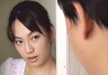 性格悪そうだが美人な隣の若妻！浮気の証拠を掴んだので脅してセックス強要！セックス好きで不倫三昧人妻寝取りNTR