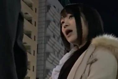 ＜ヤバいやつ＞ロリ系美少女のOLがレイプ魔に自宅侵入され声我慢を強制され中出し強姦がエゲツない！