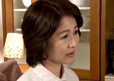 清楚で優しい義母に我慢できない！六十路とは思えないエロい体つきに義理息子の肉棒がねじ込まれる… 胸に大量ザーメン発射