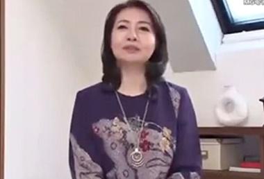 ”私だってまだヤリたいのよ…” 10年以上ご無沙汰な六十路マダムが女を取り戻したくてAV初撮り！肉欲的なメス臭晒す