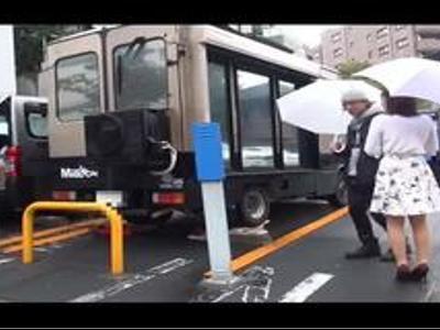 《マジックミラー×スレンダー》【マジックミラー号】中年のお姉さんが若者とエロ企画で発情からのチンポ挿入！発射どころ豊富なR18映像