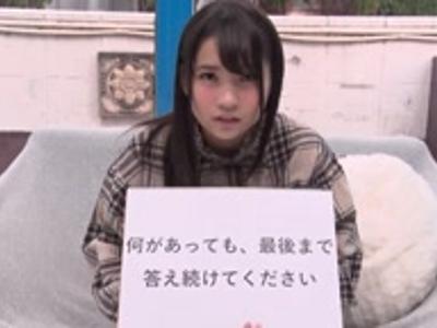 《外見える!?×即ハメ》「待ってください」質問に回答中の大学生の隙を見ていきなりちんぽ即挿入！ハァハァが抑えられない即抜け映像