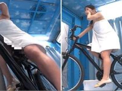 《企画×主婦》素人ナンパ『もう無理…またイっちゃう♡』可愛い人妻がアクメバイクでイキまくり吹きまくり！ドキドキしちゃうくらいの激エロ動画