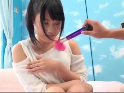 《イキ我慢》【エロエロカー】我慢ゲームで美女が最高の本気イキ！感じまくりの大洪水！悩んだ時はこの動画
