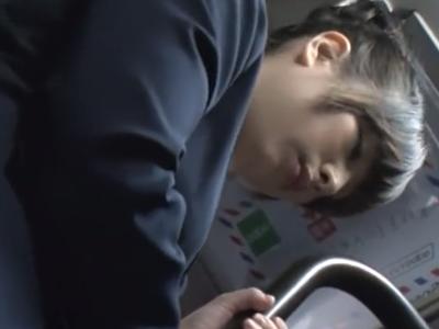 『ヤダ！やめて下さい…』激カワ女子高生をバスで痴漢レイプ